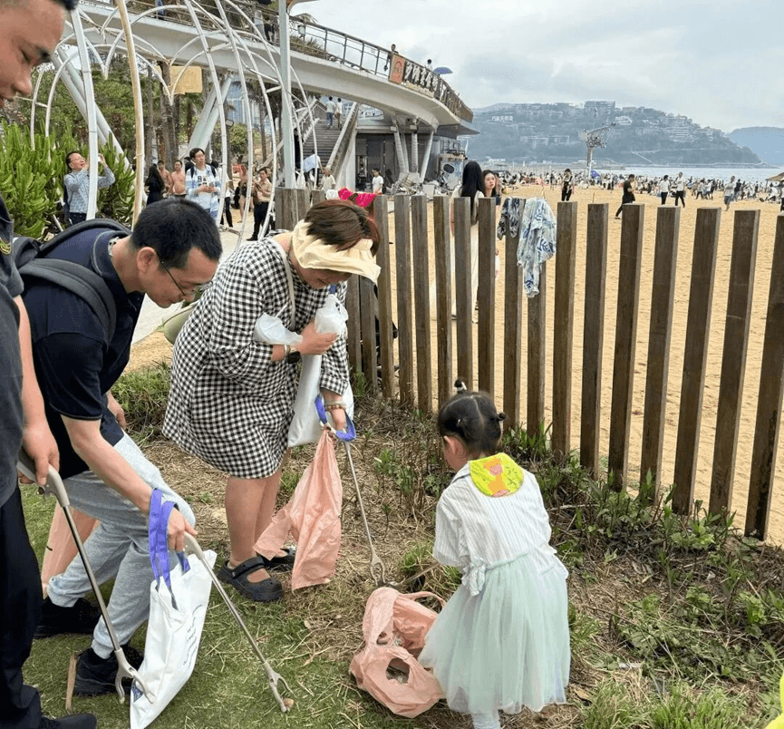 守护蔚蓝海岸,你我同行 永旺小贷 2025年海边净滩公益活动